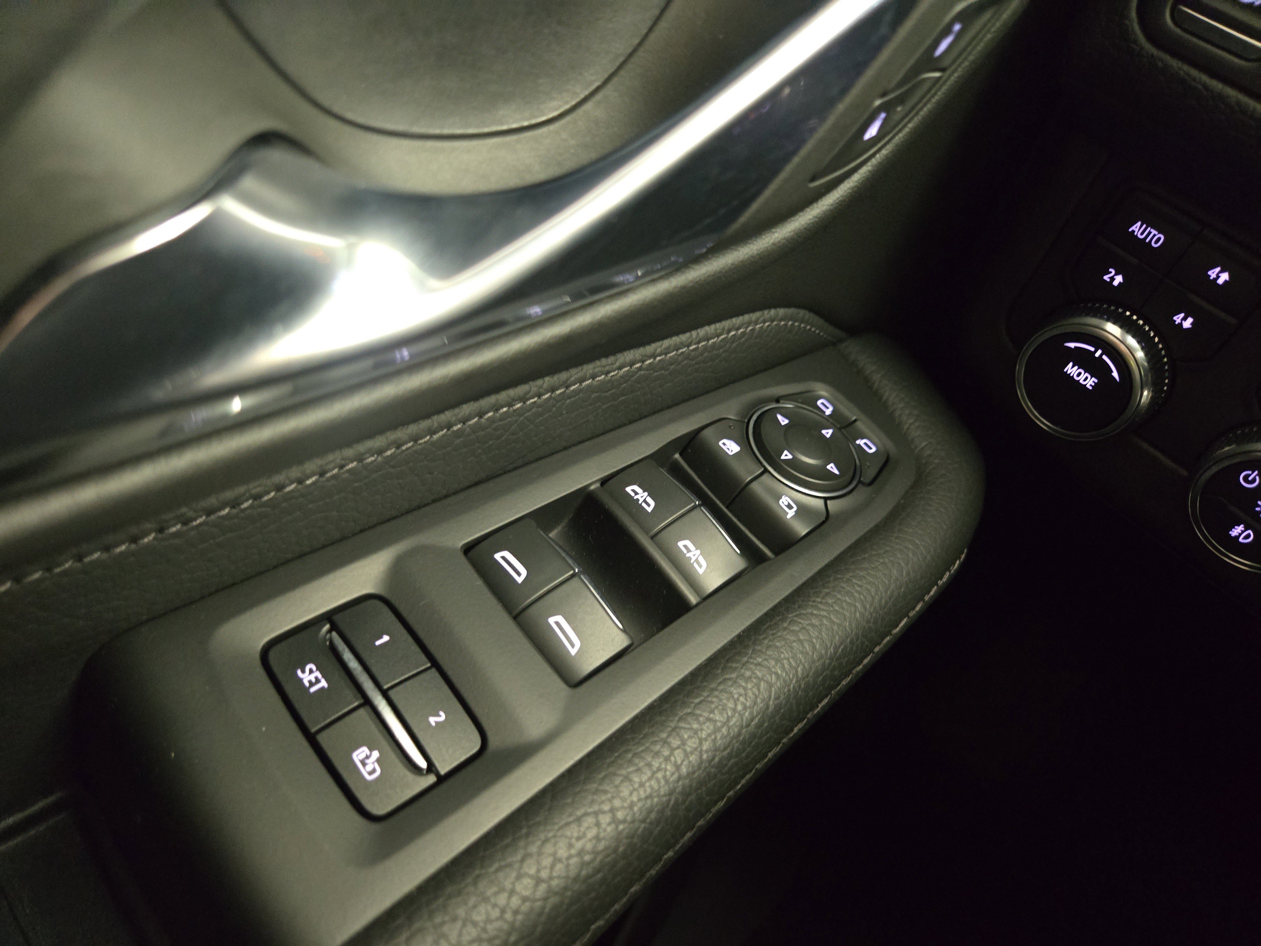 Certified 2023 GMC Yukon XL Denali image 32