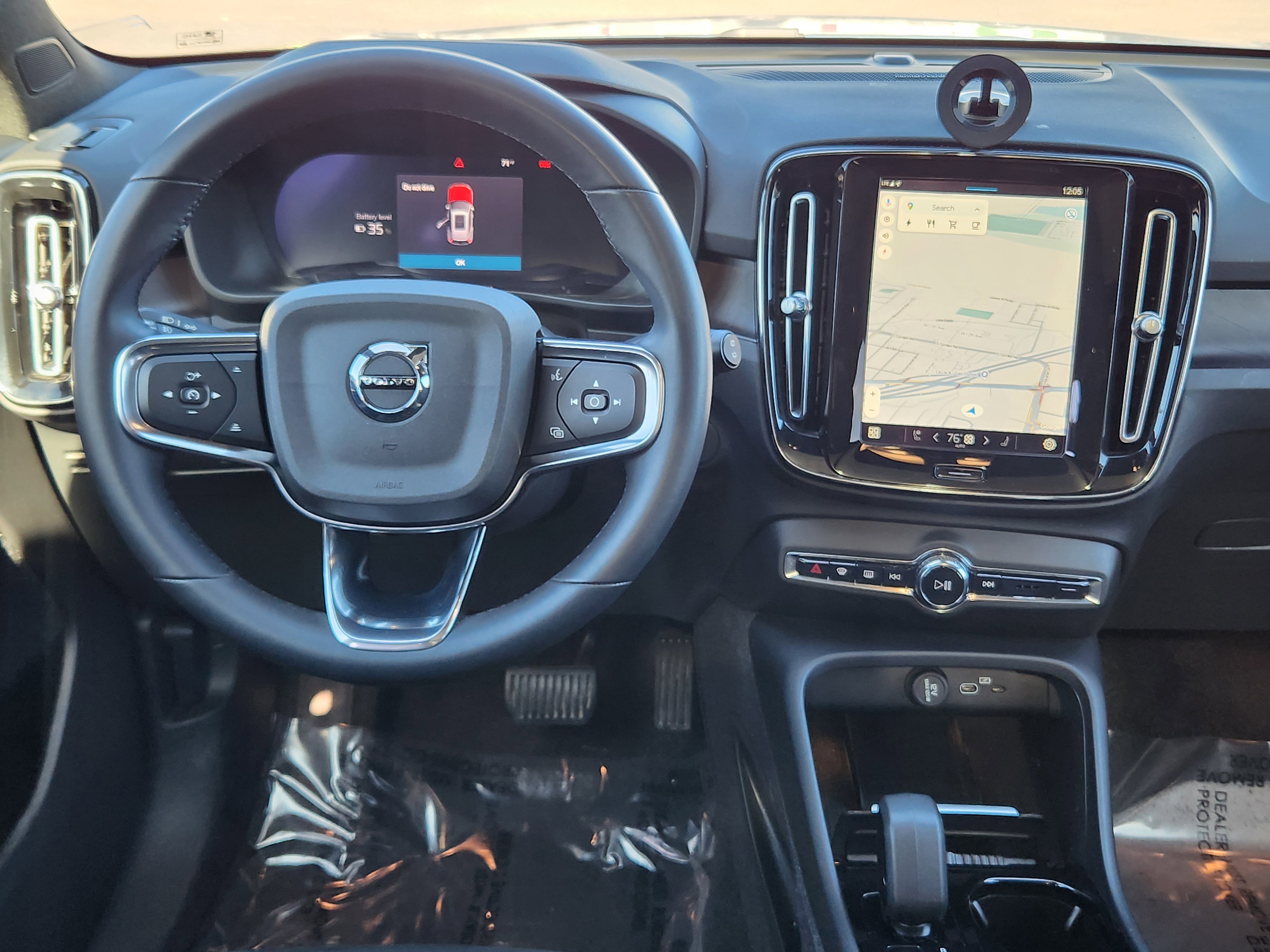 Used 2023 Volvo XC40 Recharge Ultimate image 18