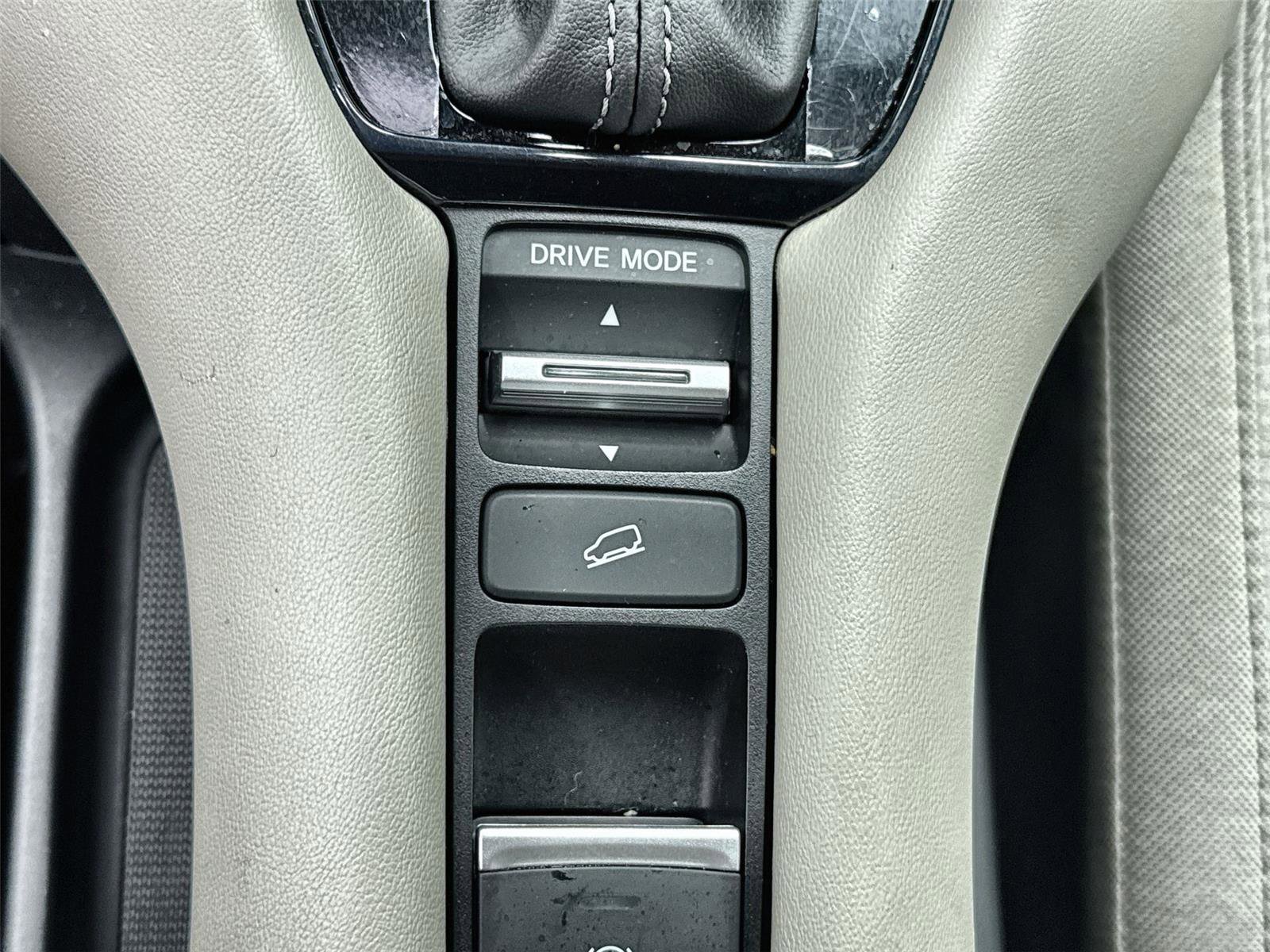 Certified 2025 Honda HR-V LX image 18