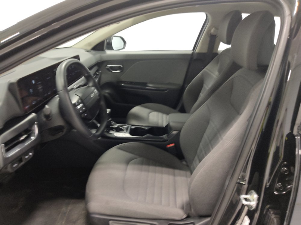 Used 2025 Kia K4 EX FWD image 17