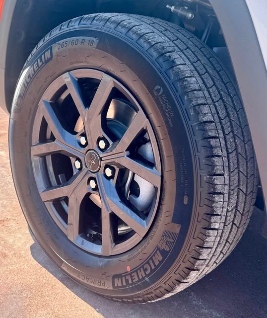 New 2027 Jeep Grand Cherokee Altitude AWD/4WD image 18