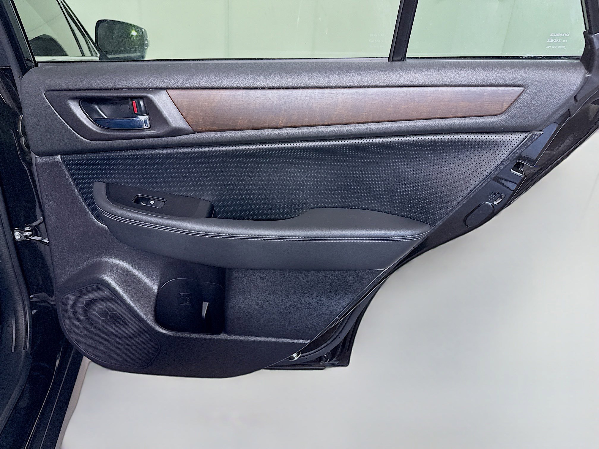 Used 2016 Subaru Outback 3.6R Limited image 28