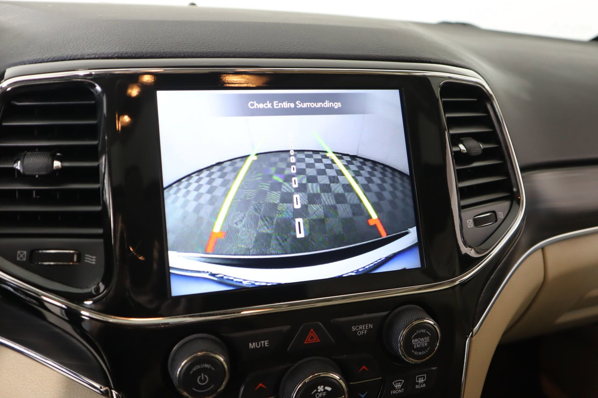 Used 2022 Jeep Grand Cherokee Limited RWD image 6