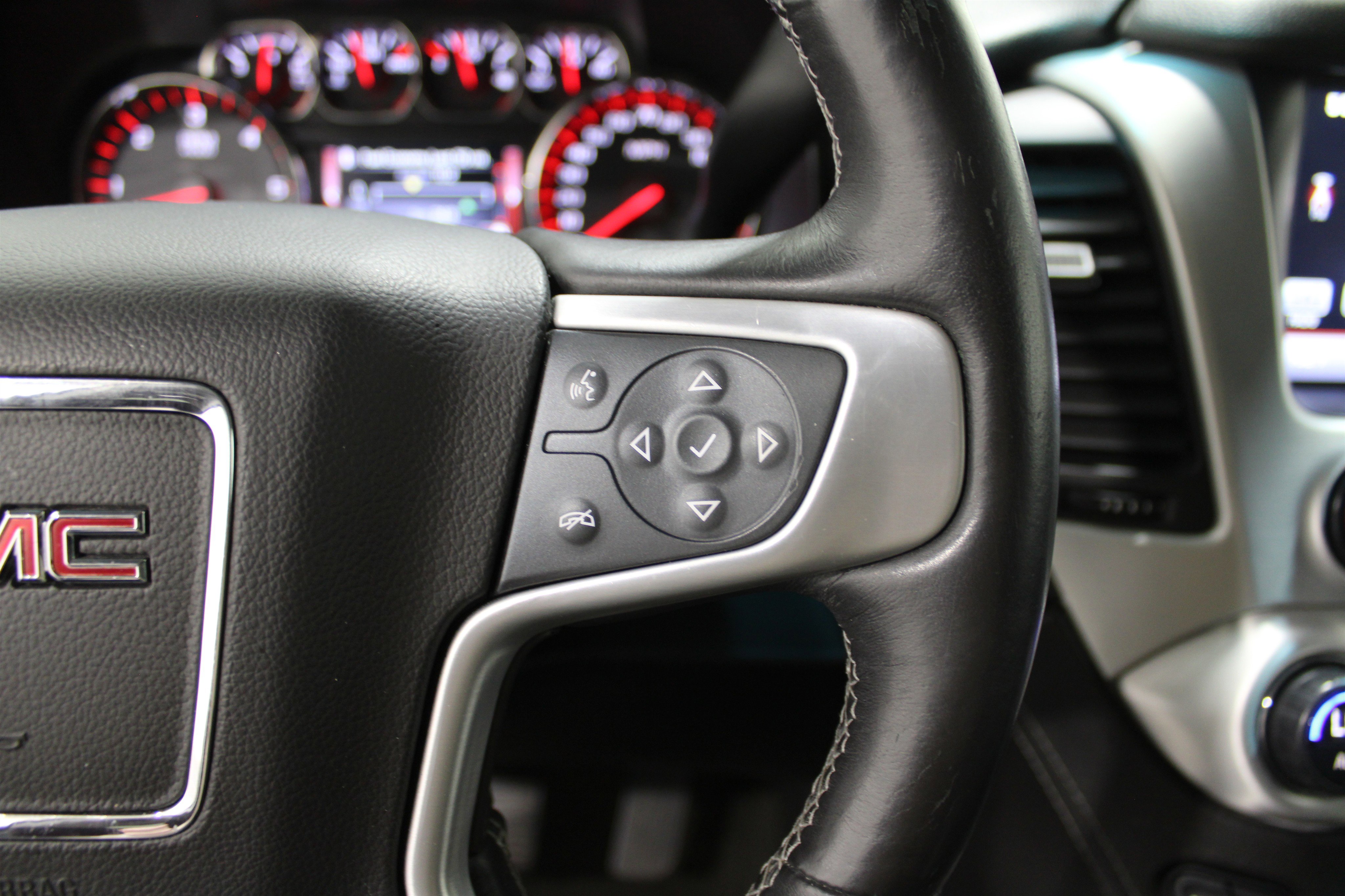 Used 2016 GMC Yukon SLT w/ Open Road Package image 13