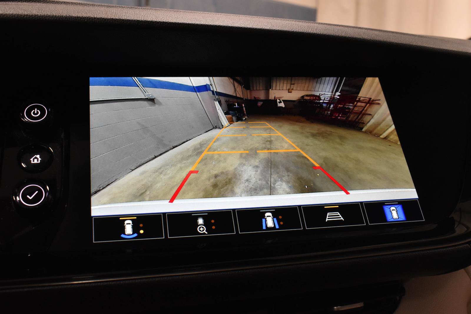 Used 2023 Buick Envision Avenir image 23