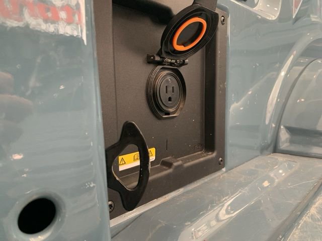 Used 2023 Ford F150 Lariat w/ Equipment Group 502A High image 7