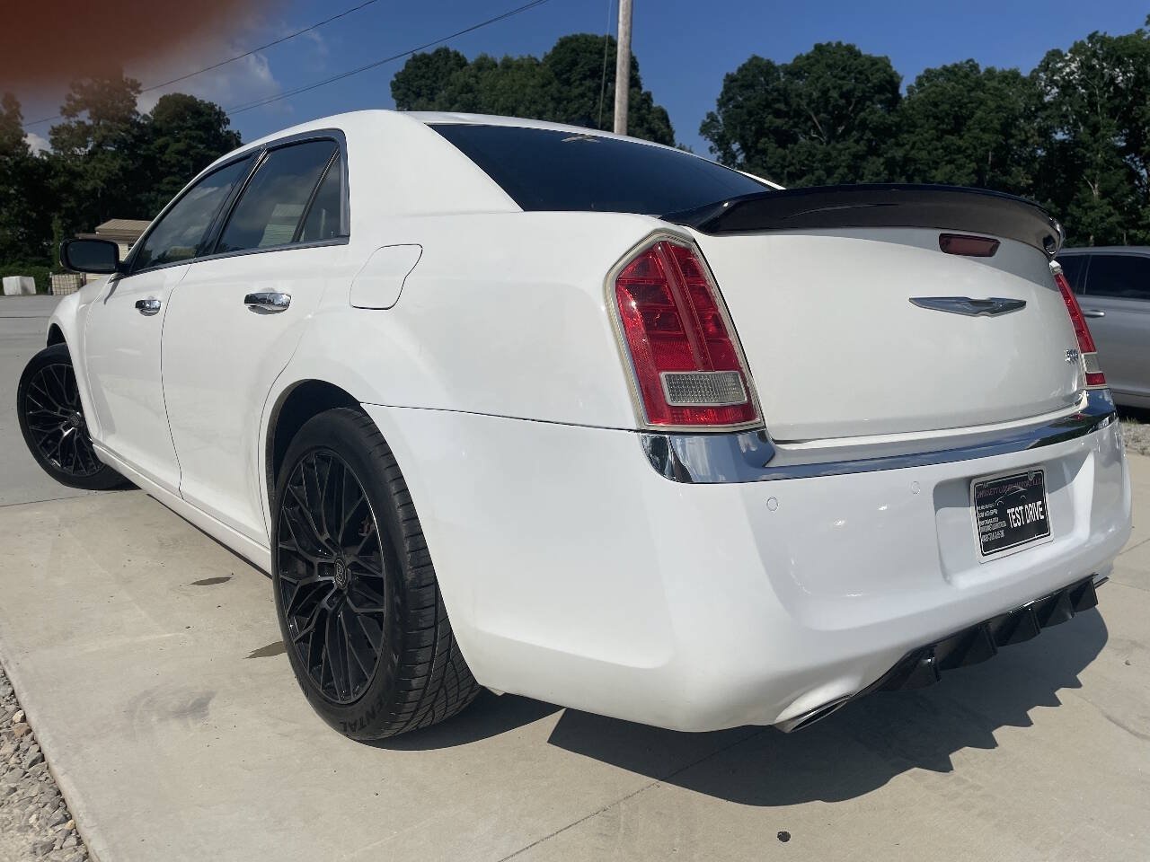 Used 2011 Chrysler 300 Limited RWD image 5