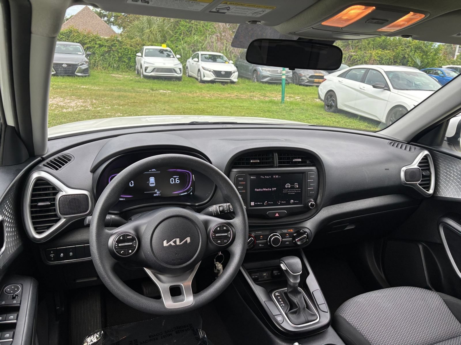 Used 2025 Kia Soul LX w/ LX Technology Package FWD image 33