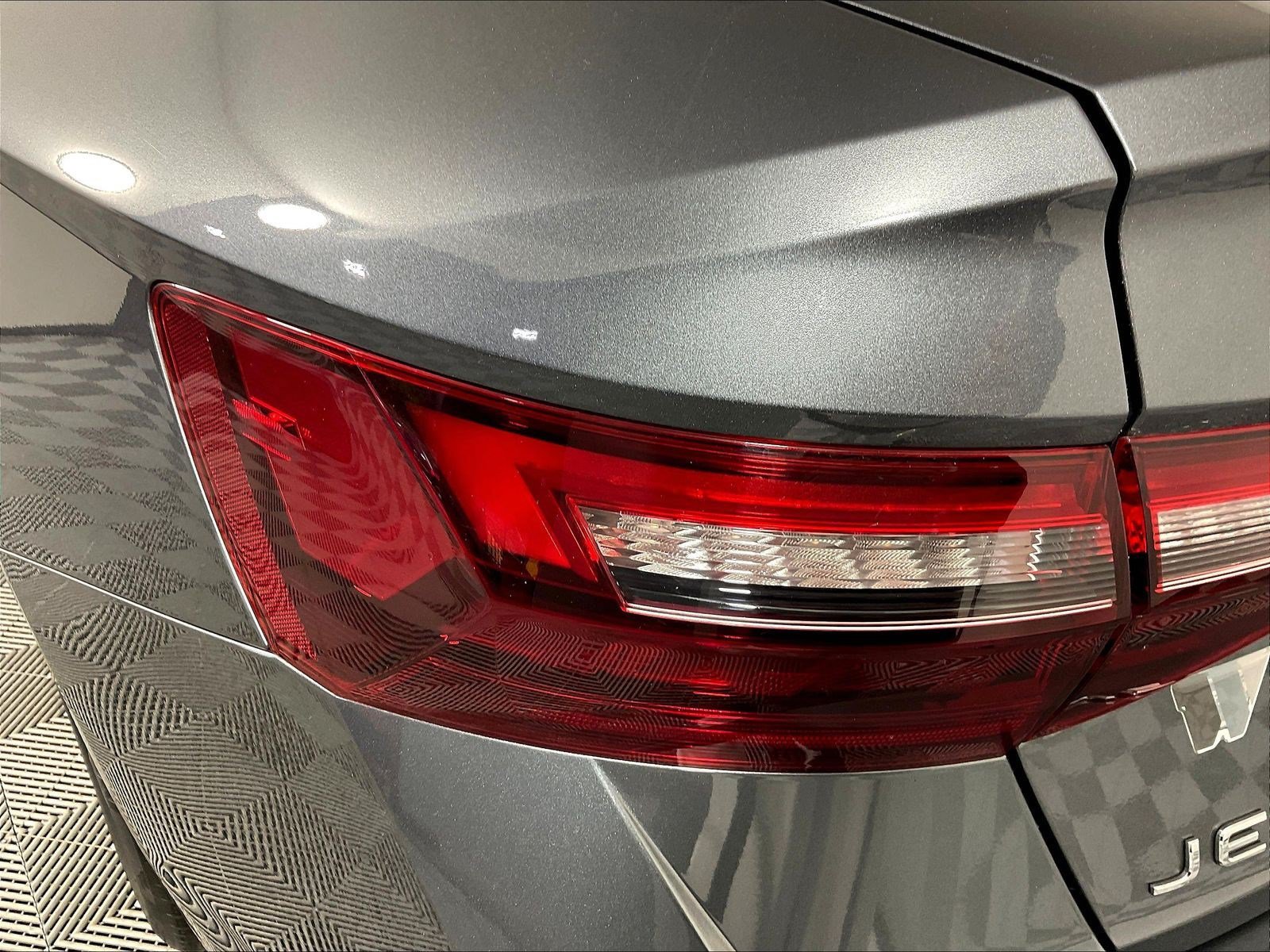 Used 2023 Volkswagen Jetta SE FWD image 22