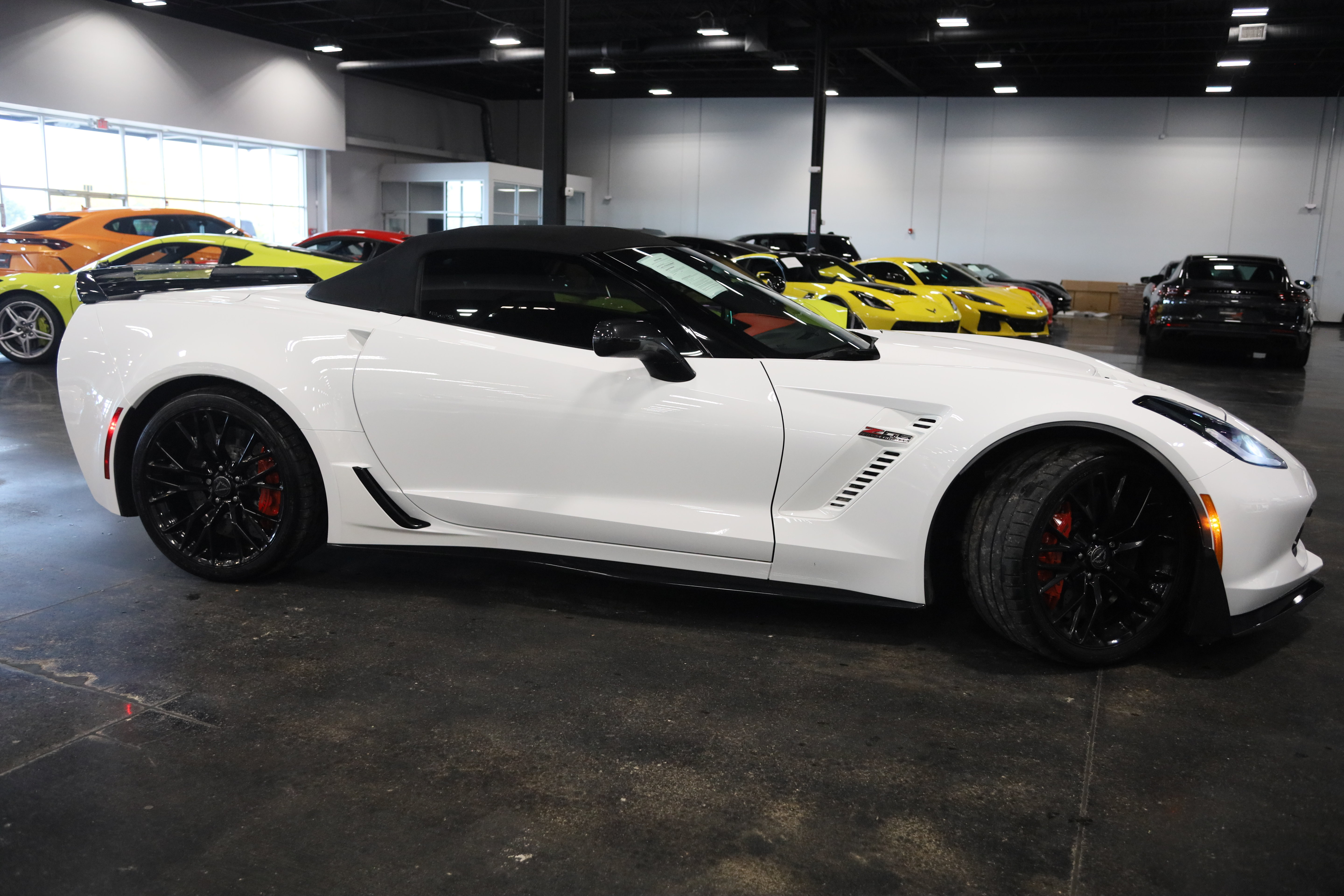 Used 2016 Chevrolet Corvette Z06 w/ 3LZ Preferred Equipment Group RWD image 11