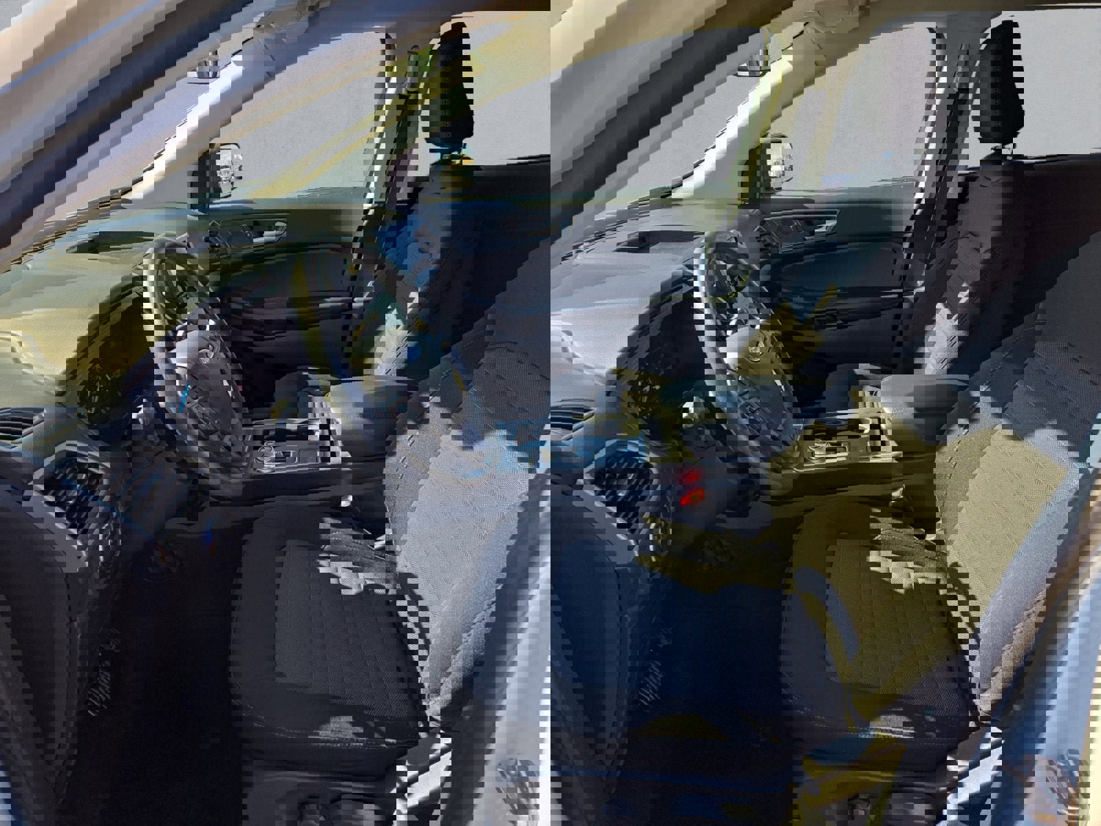 Certified 2024 Ford Edge SE image 11