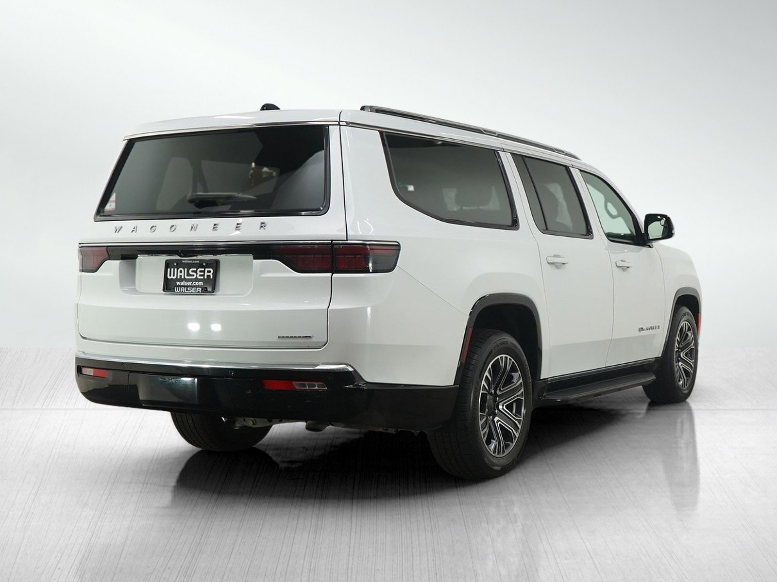 Used 2024 Jeep Wagoneer L Series II w/ Flexible Seating Group image 6