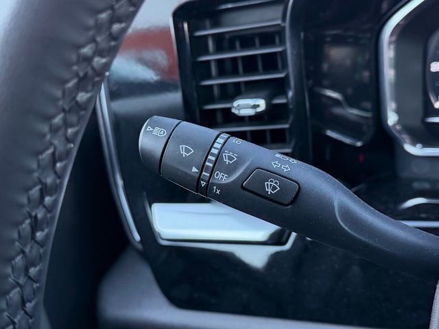 Used 2025 GMC Sierra 1500 SLT image 20