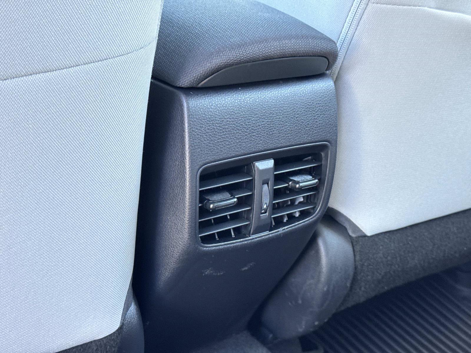 Used 2022 Toyota Corolla Cross L image 25