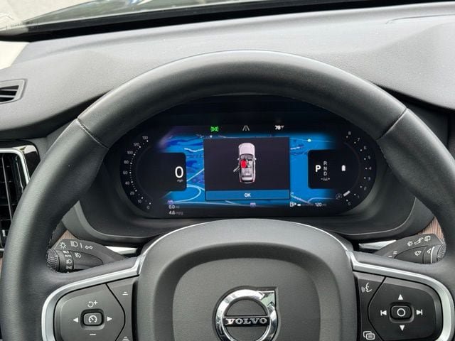 Used 2022 Volvo XC60 B5 Momentum w/ Climate Package AWD/4WD image 19