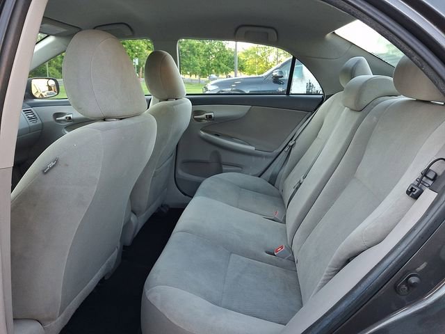 Used 2013 Toyota Corolla LE FWD image 11