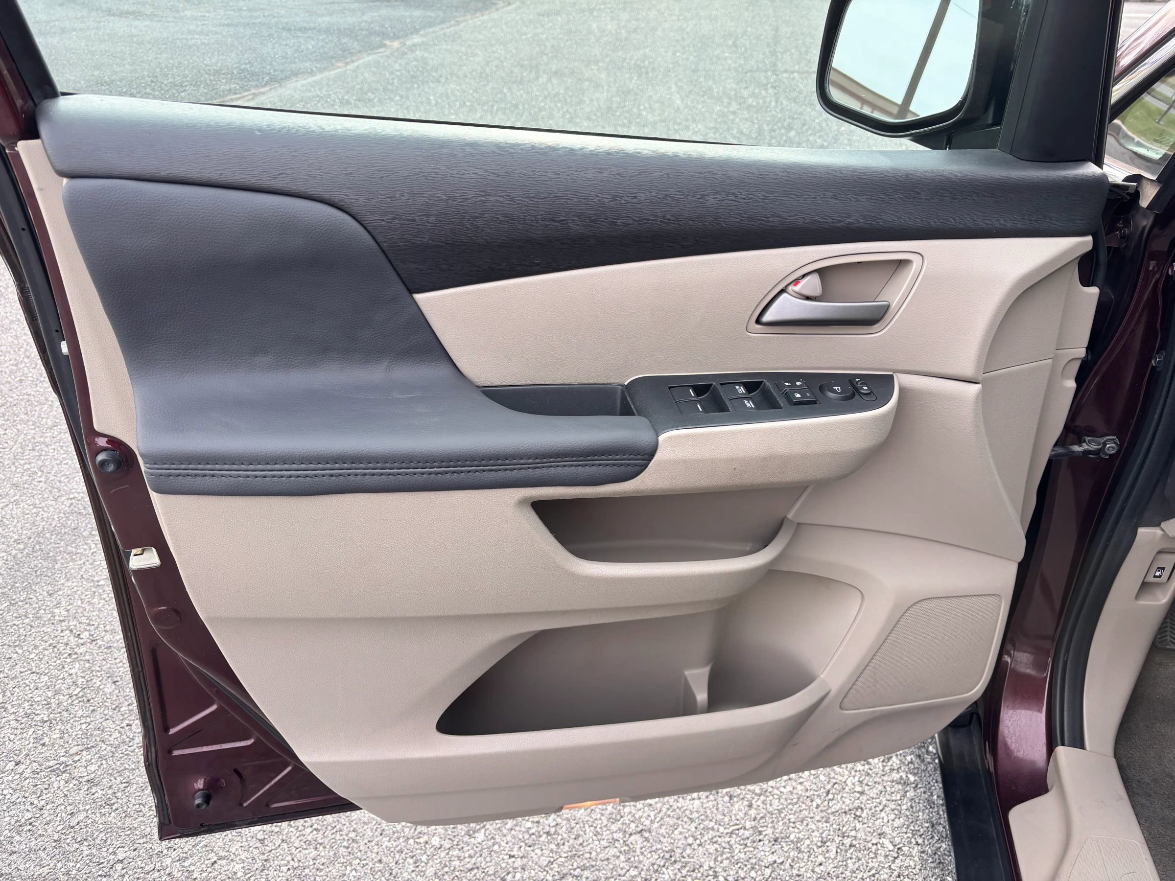 Used 2013 Honda Odyssey LX image 13