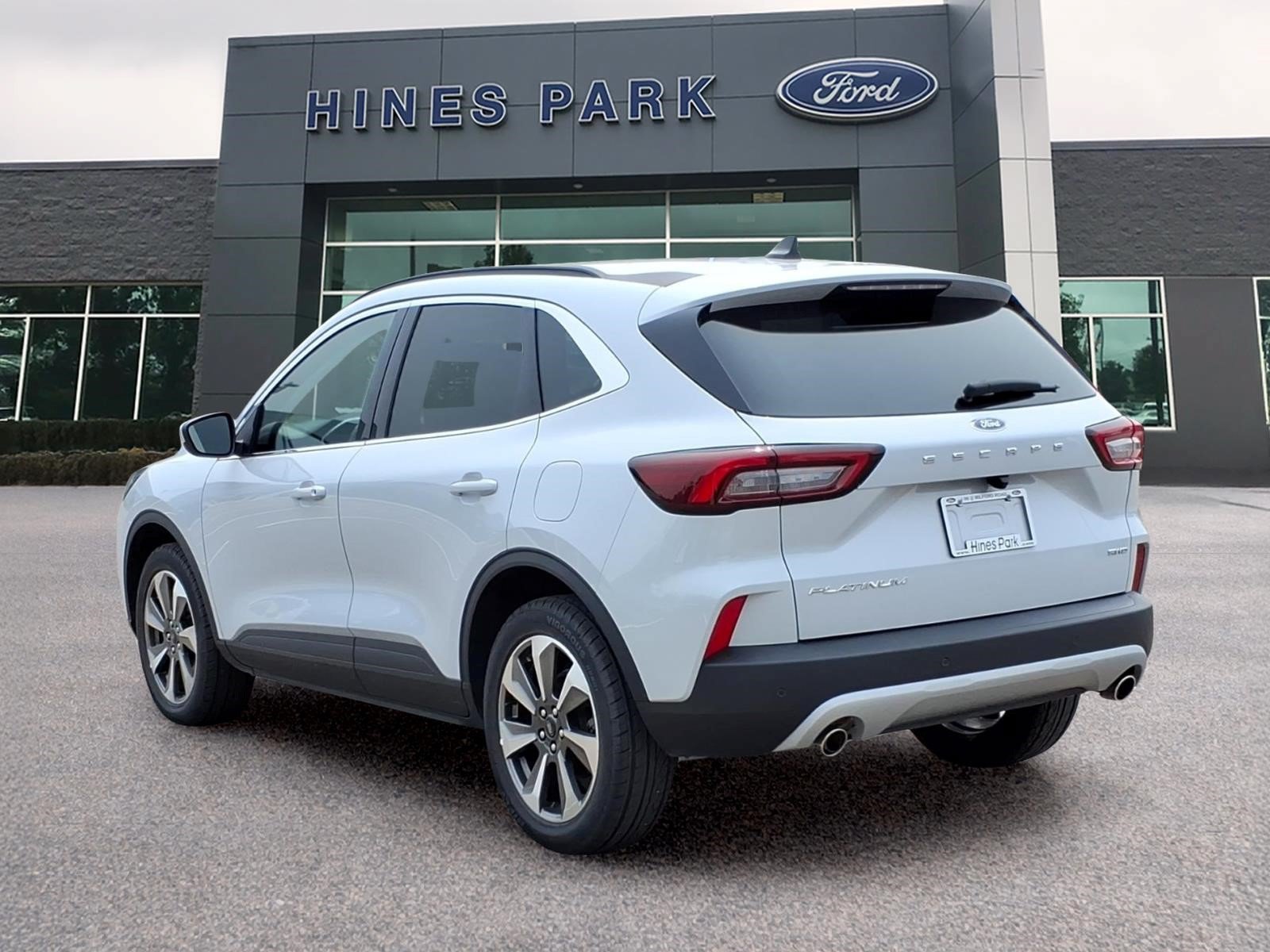 Certified 2025 Ford Escape Platinum AWD/4WD image 5