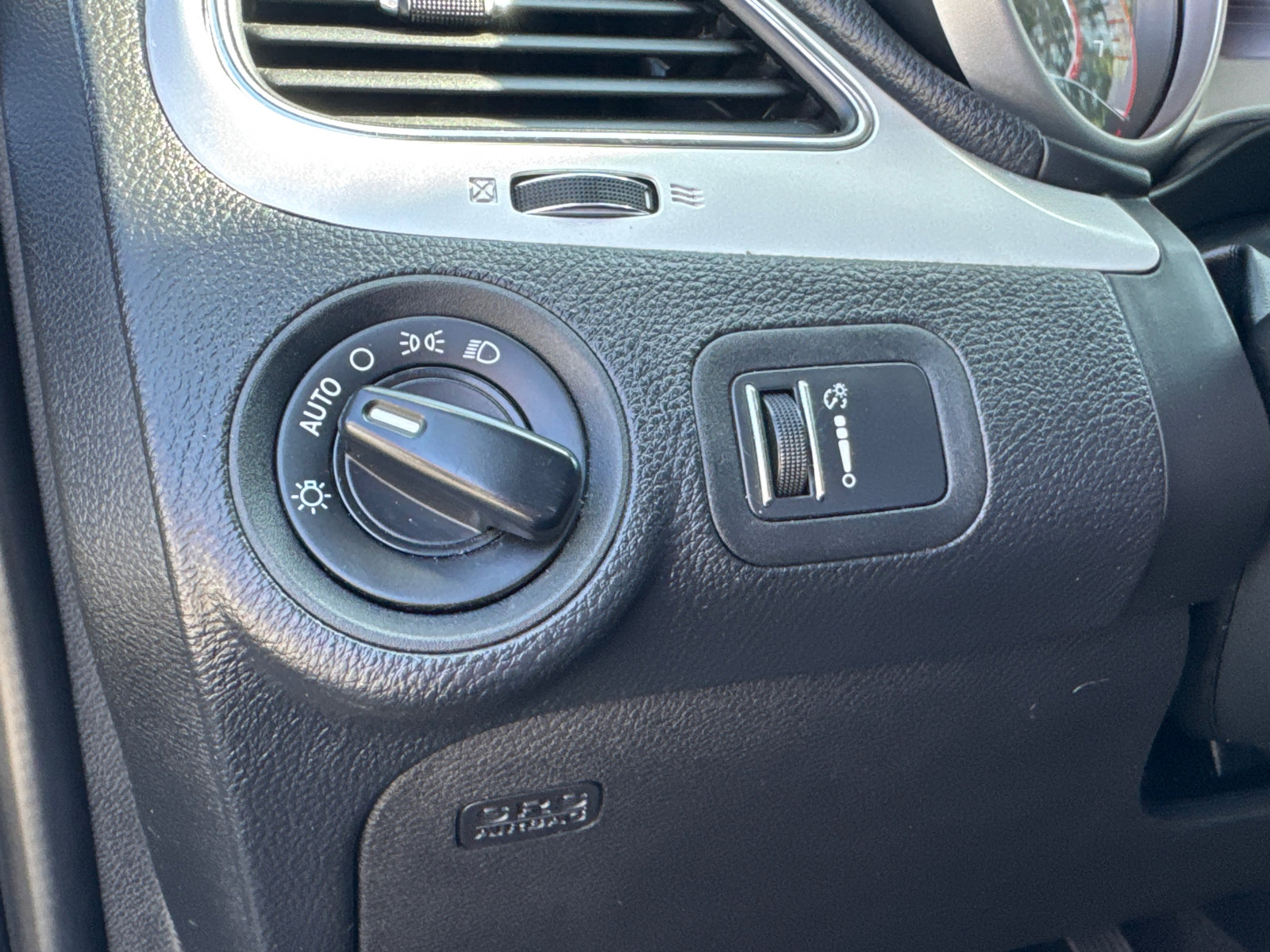 Used 2020 Dodge Journey SE w/ SE Popular Equipment Group FWD image 14