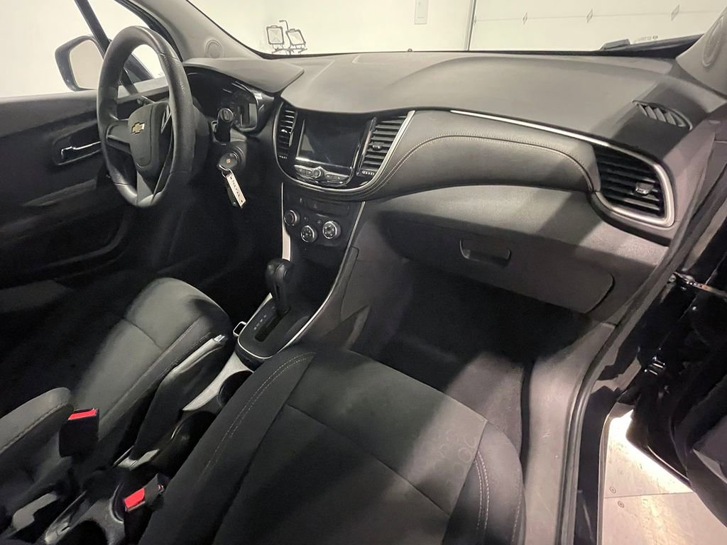 Used 2019 Chevrolet Trax LS image 26