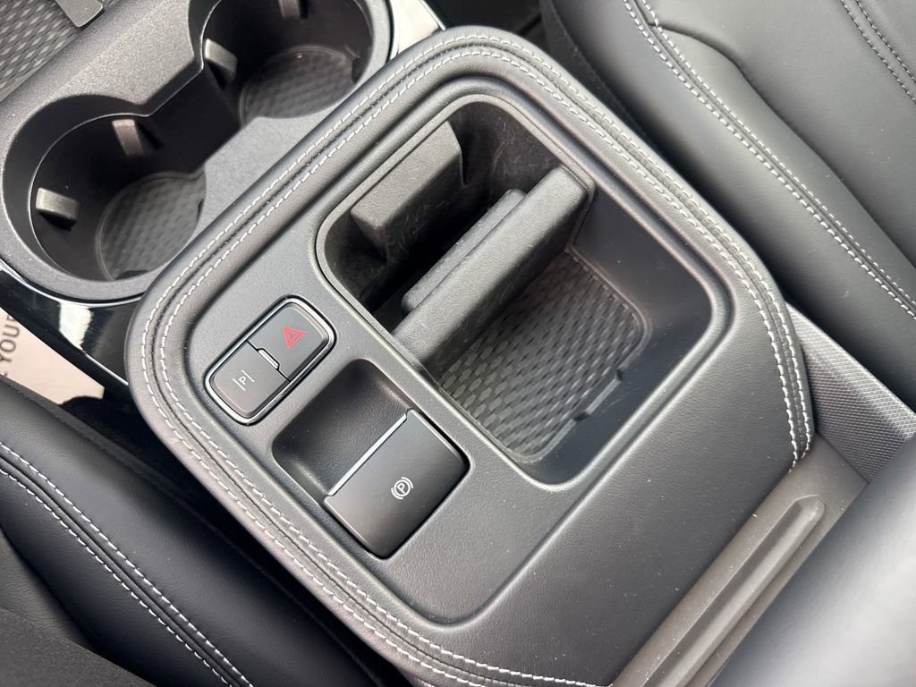 Used 2025 Ford Mustang Mach-E Select AWD/4WD image 34