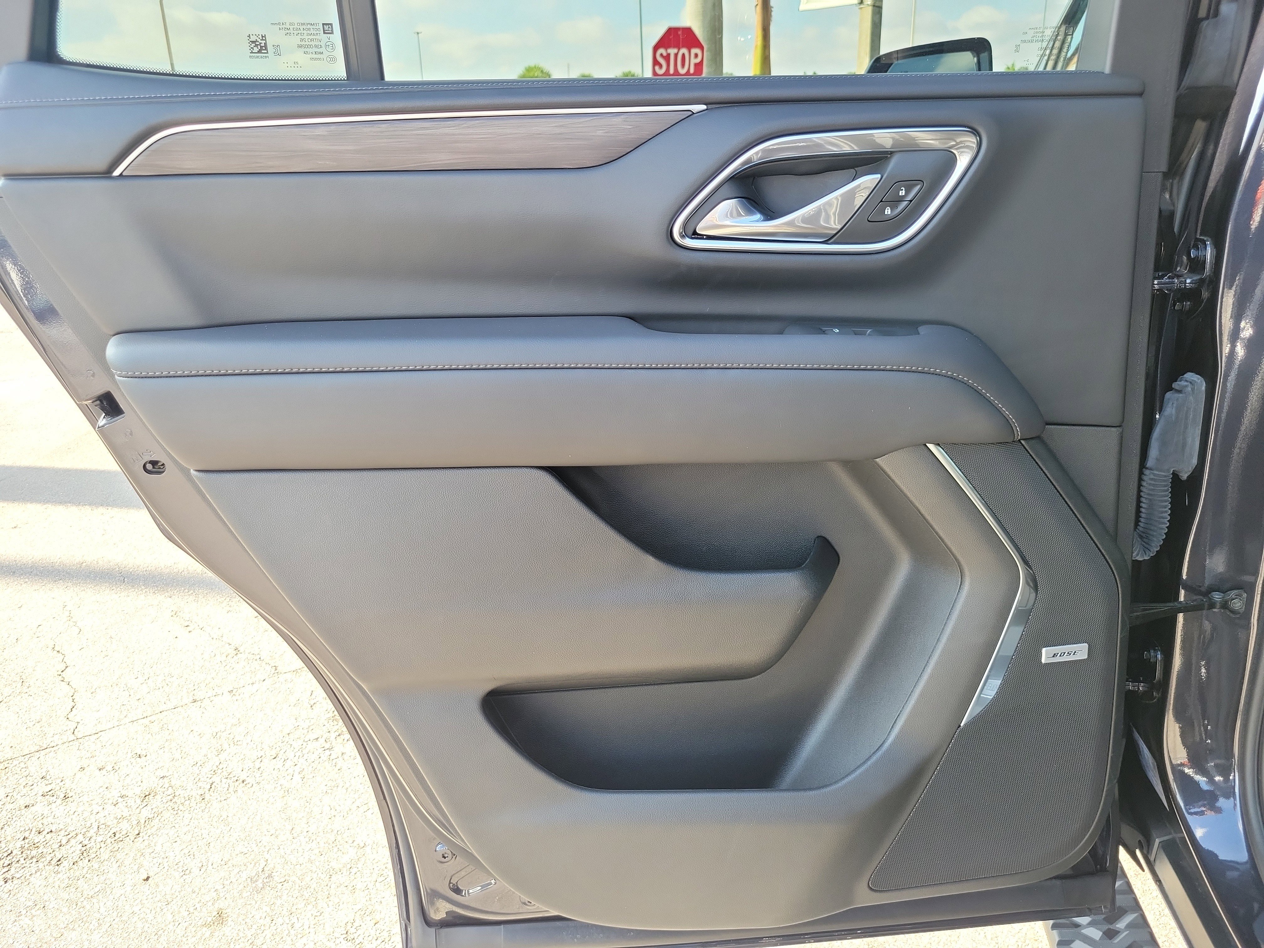 Used 2024 Chevrolet Tahoe Z71 w/ Luxury Package AWD/4WD image 27