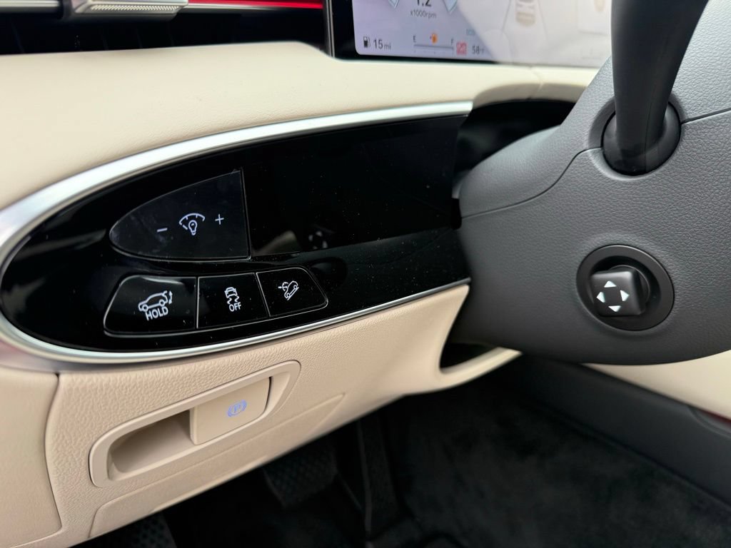 Certified 2026 Genesis GV70 2.5T Advanced AWD/4WD image 25