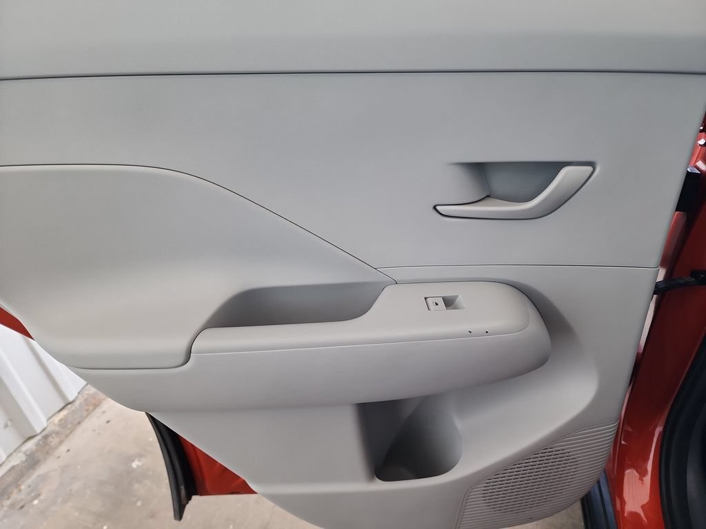 Used 2025 Hyundai Kona SEL AWD/4WD image 34