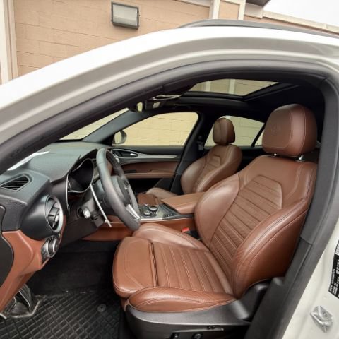Used 2018 Alfa Romeo Stelvio Ti Sport AWD/4WD image 19