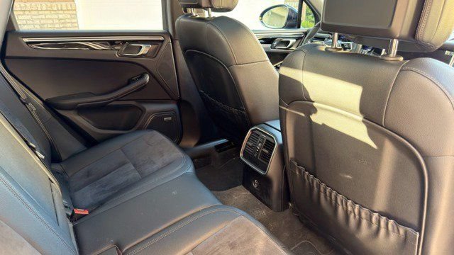 Used 2021 Porsche Macan AWD/4WD image 13
