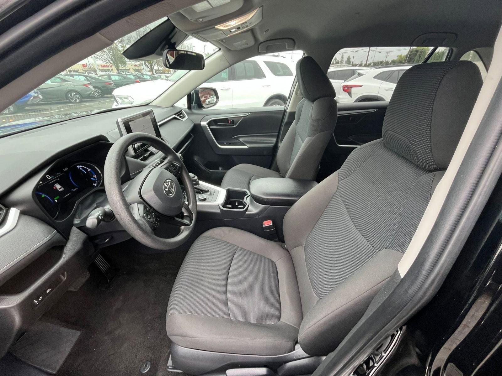 Used 2025 Toyota RAV4 LE image 27