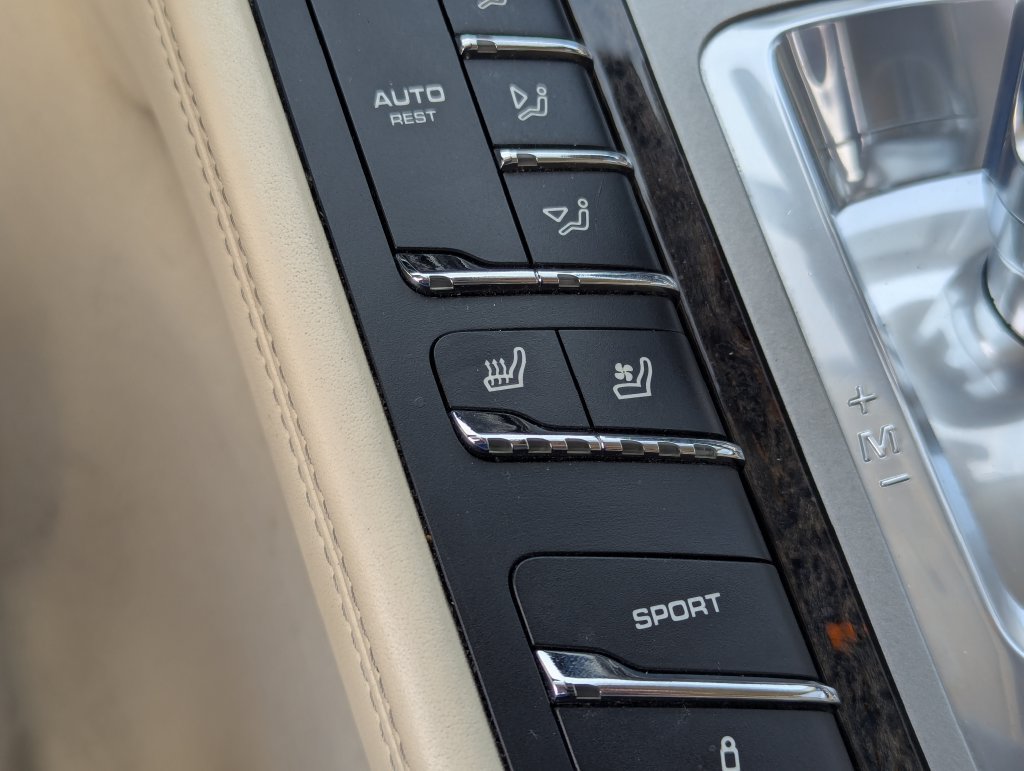 Used 2010 Porsche Panamera Turbo AWD/4WD image 19