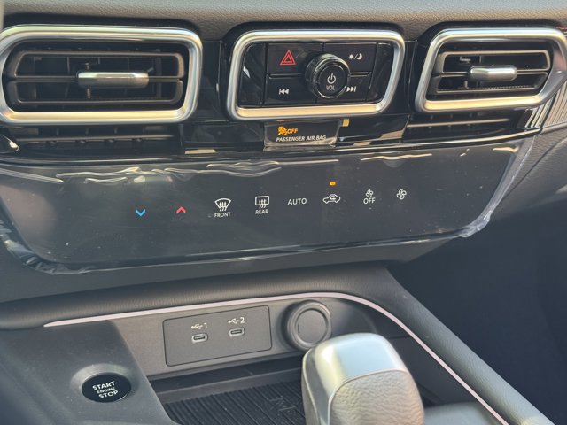 New 2026 Nissan Sentra SR w/ Floor Mat Package FWD image 16