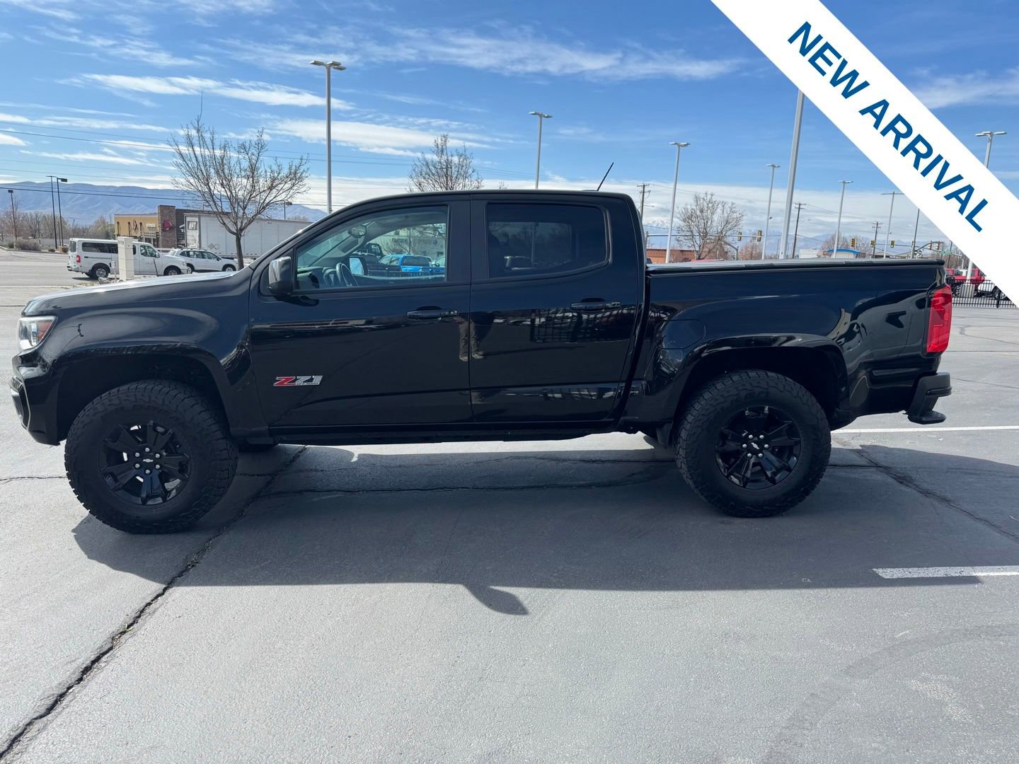 Used 2022 Chevrolet Colorado Z71 w/ Z71 Midnight Edition image 4