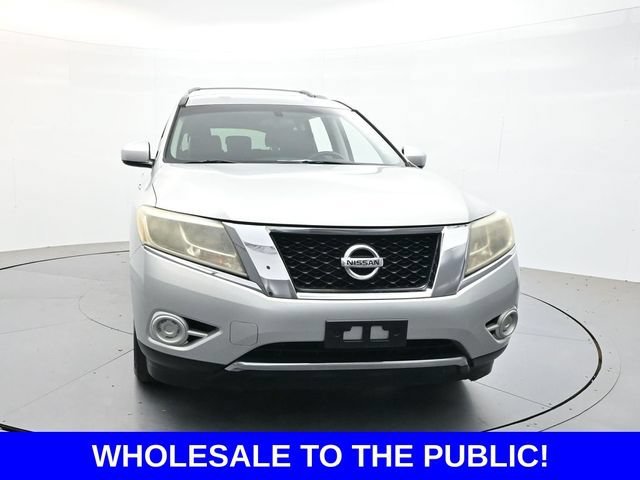 Used 2014 Nissan Pathfinder SV FWD image 2