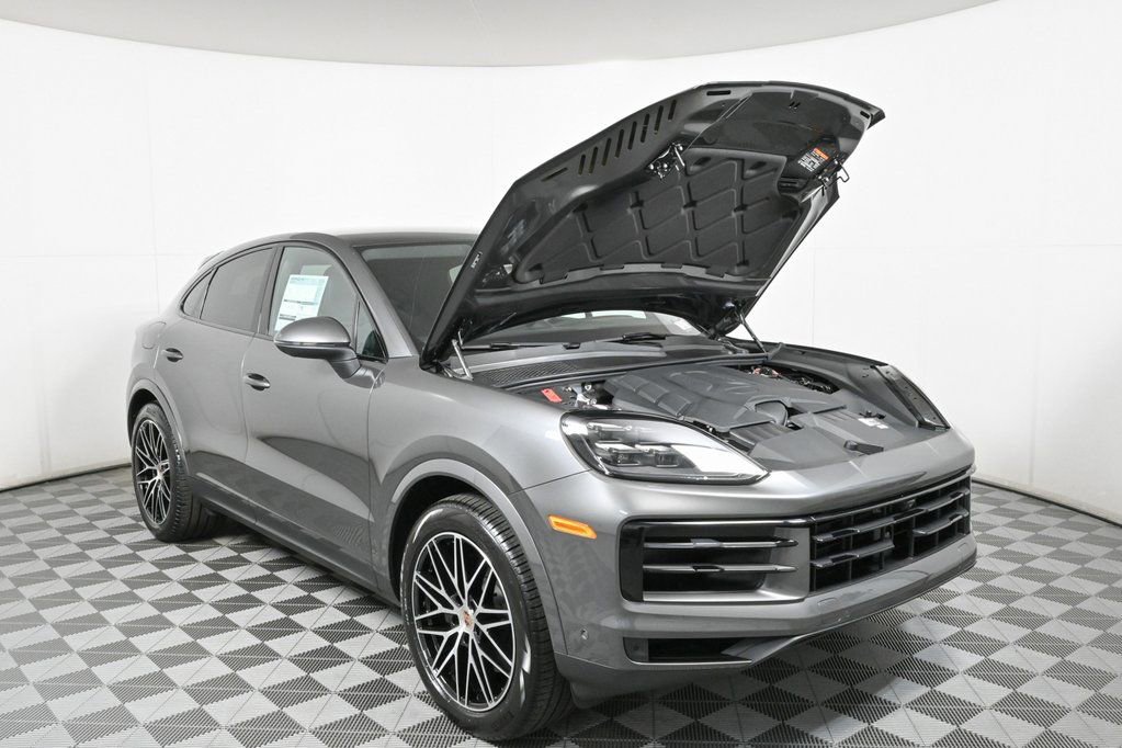 Certified 2025 Porsche Cayenne Coupe image 31