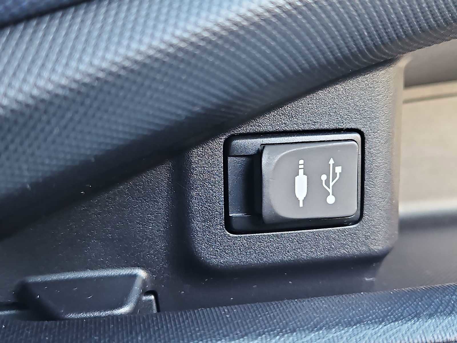 Used 2015 Toyota Prius C Three image 31