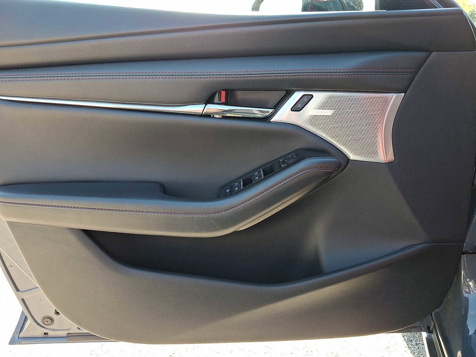 Used 2023 MAZDA MAZDA3 s FWD image 15