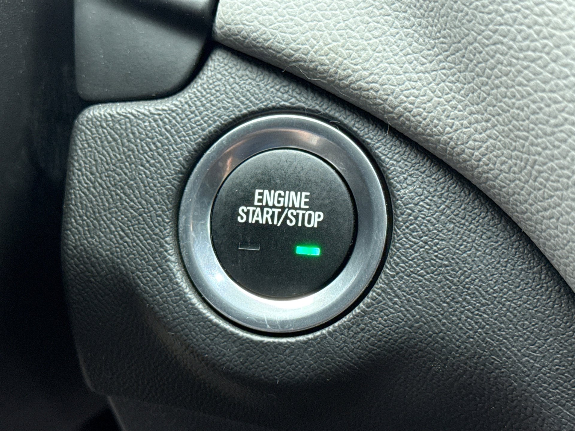 Used 2024 Chevrolet Equinox LT w/ Driver Convenience Package AWD/4WD image 19