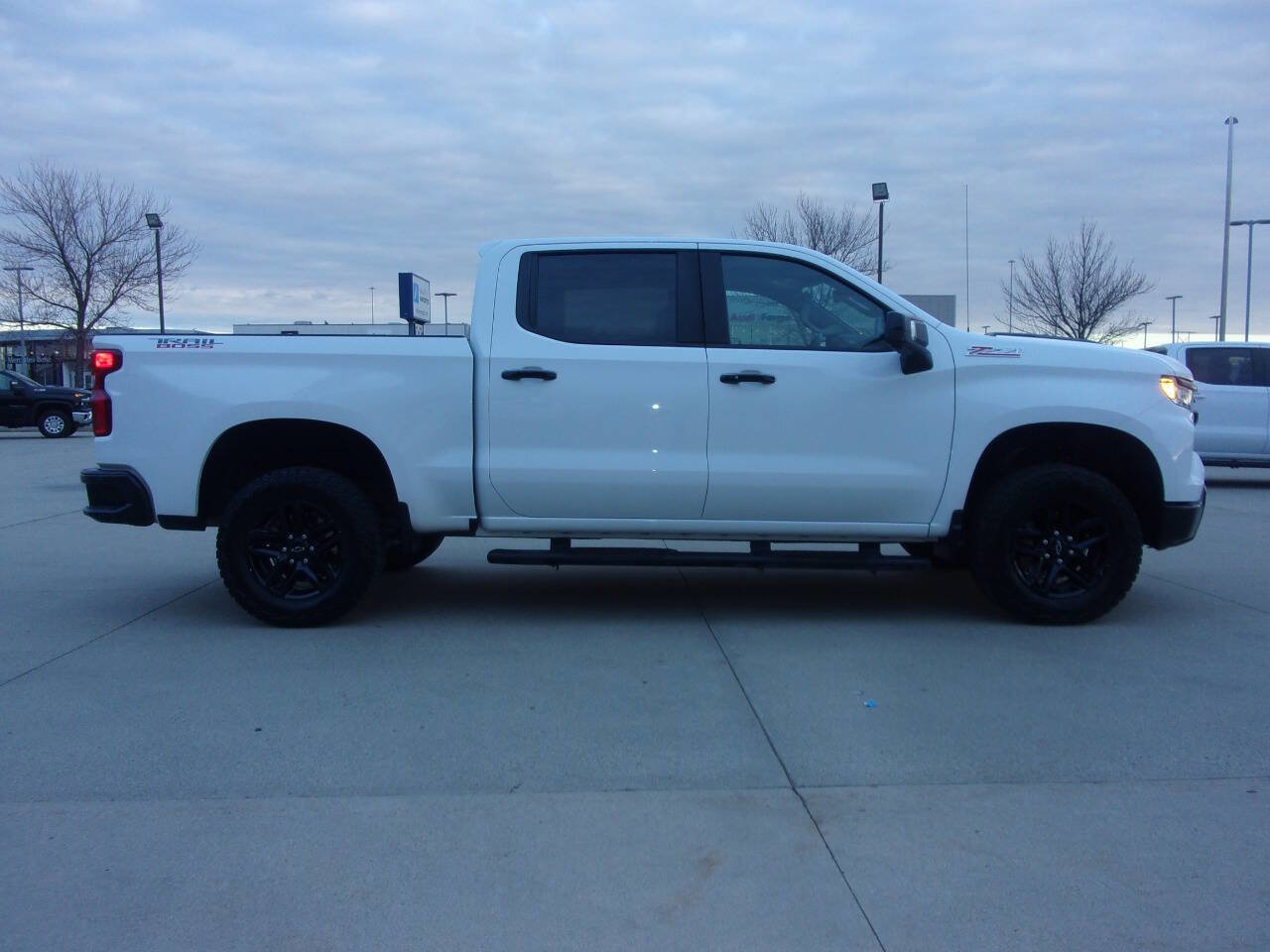 Used 2025 Chevrolet Silverado 1500 LT Trail Boss w/ Convenience Package II image 5