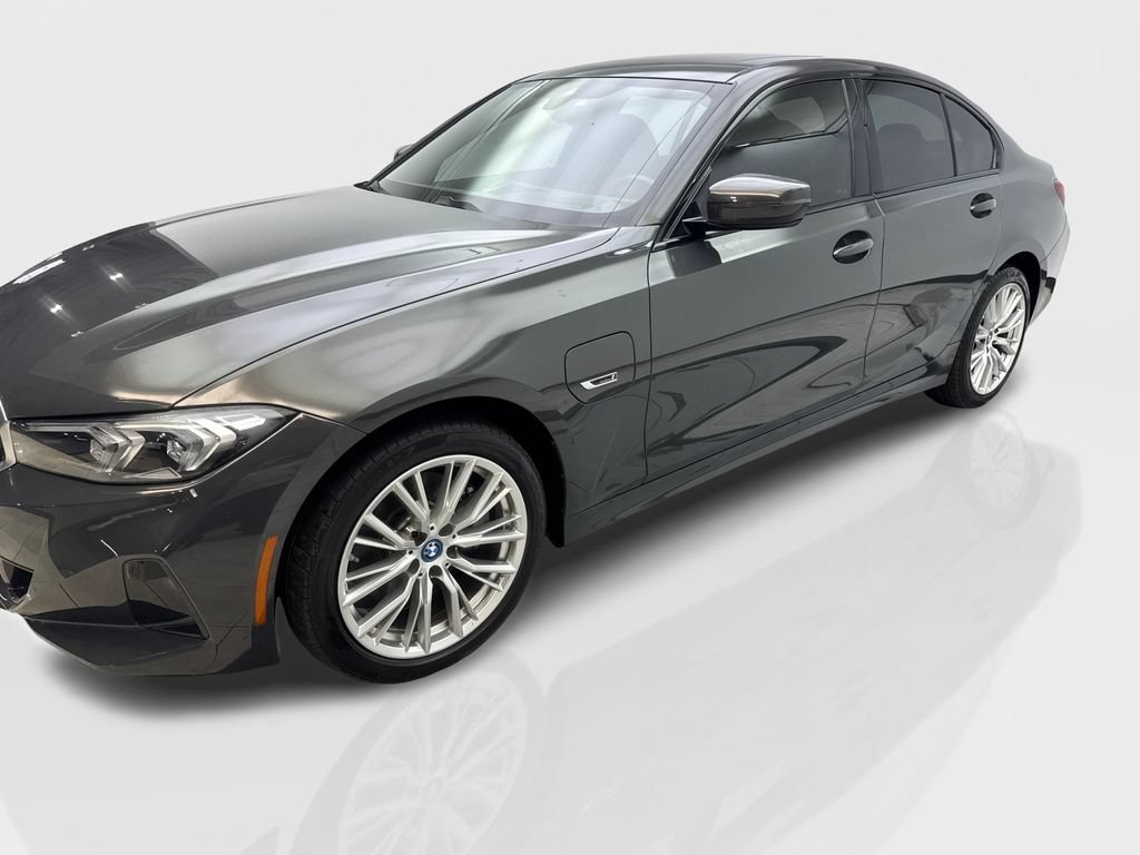 Used 2023 BMW 330e xDrive w/ Premium Package AWD/4WD image 11