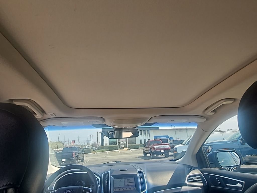 Used 2019 Ford Edge Titanium w/ Equipment Group 301A image 16