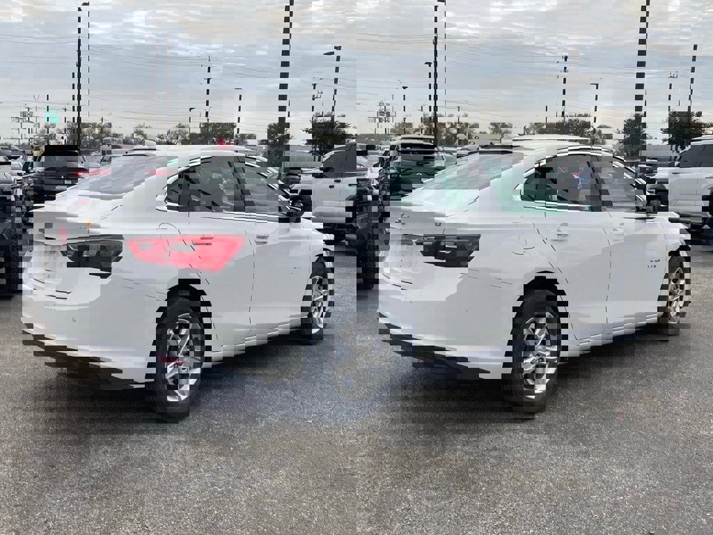 Used 2024 Chevrolet Malibu LT image 5