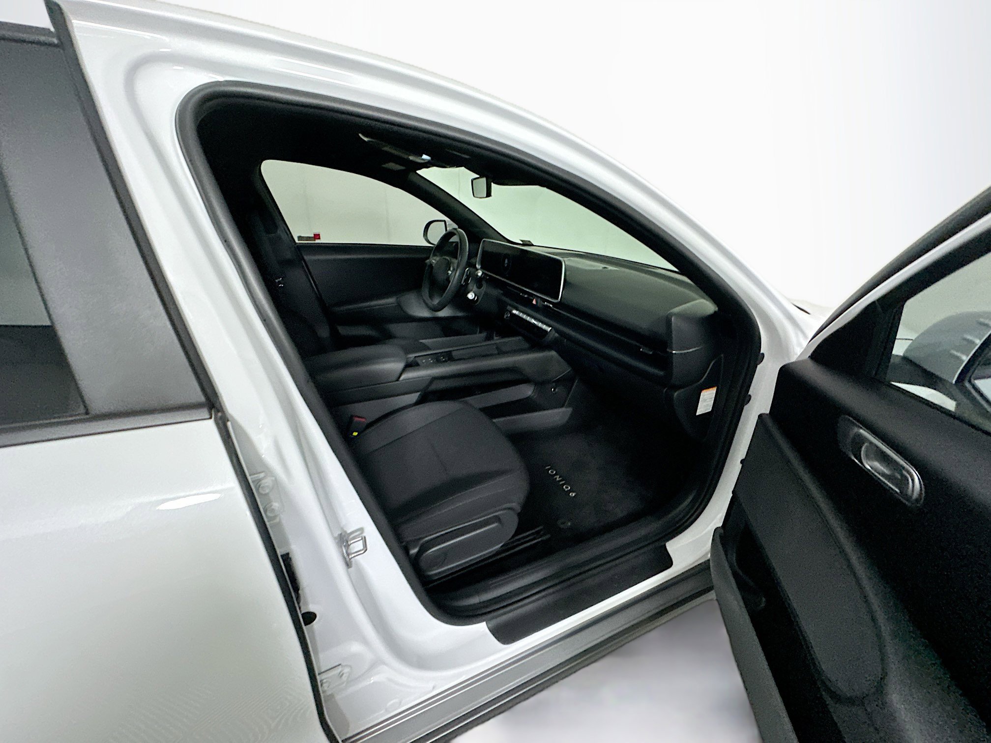 Used 2024 Hyundai Ioniq 6 SE image 31