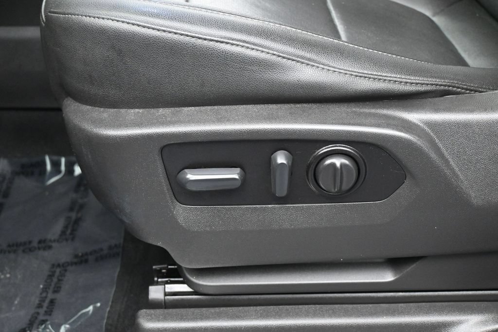Used 2022 Chevrolet Silverado 1500 LTZ w/ Technology Package RWD image 12