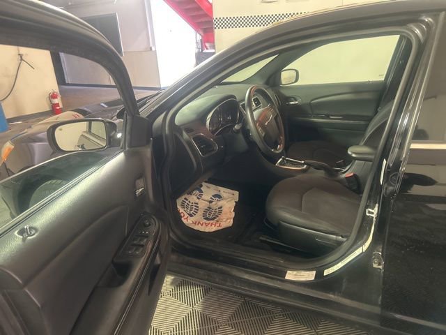 Used 2013 Chrysler 200 LX image 13