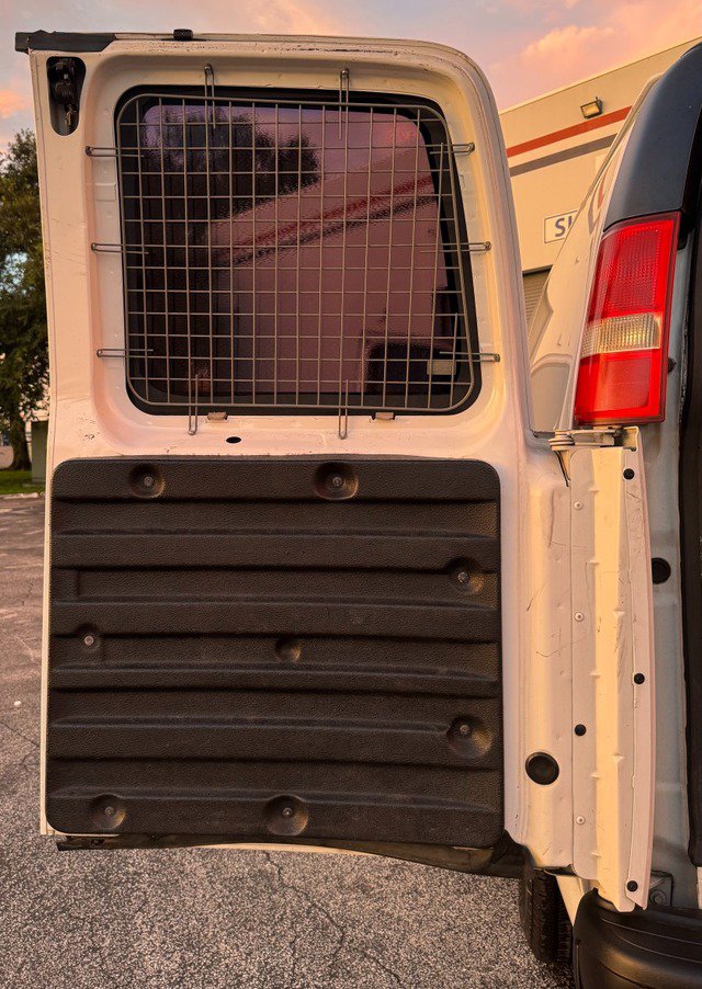 Used 2013 Chevrolet Express 2500 RWD image 25