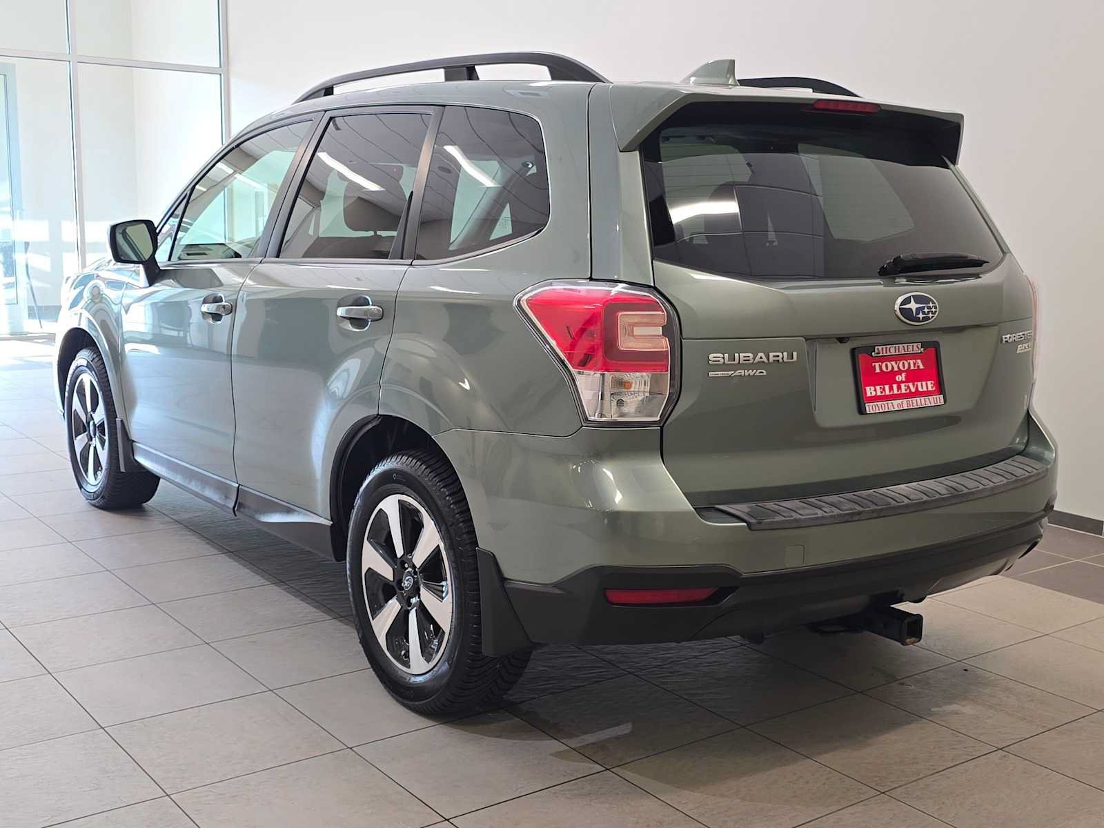 Used 2017 Subaru Forester 2.5i Premium AWD/4WD image 4