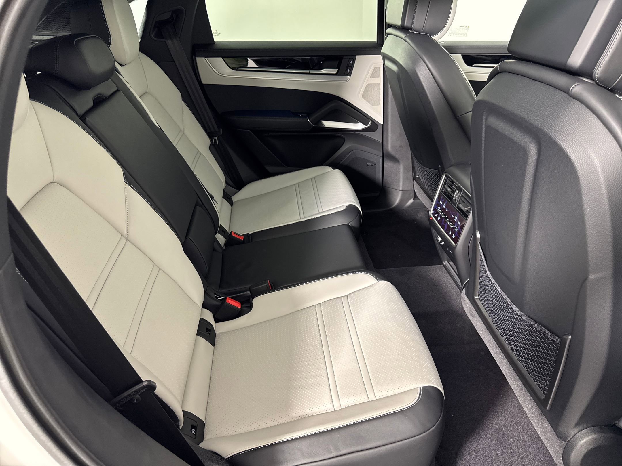 Certified 2026 Porsche Cayenne S image 27