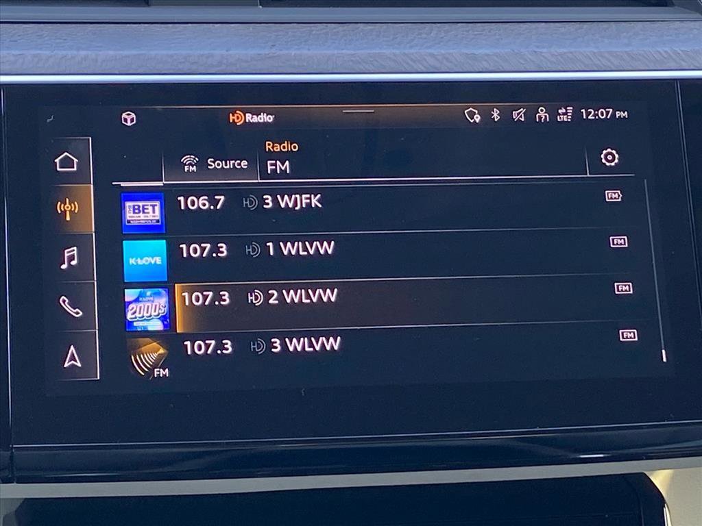 Used 2022 Audi e-tron Premium w/ Convenience Plus Package image 8